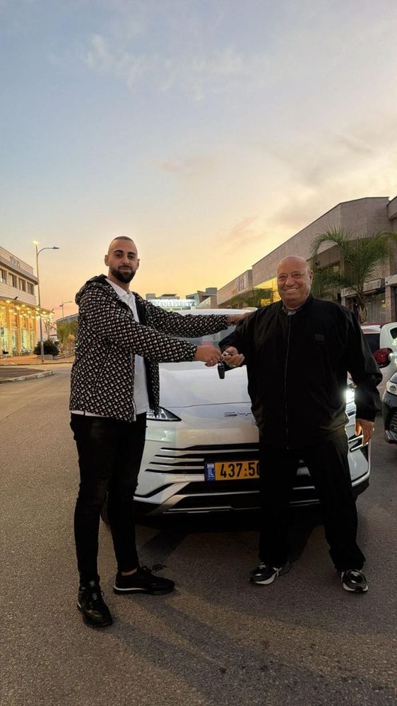 לקוח מחסני הרכב